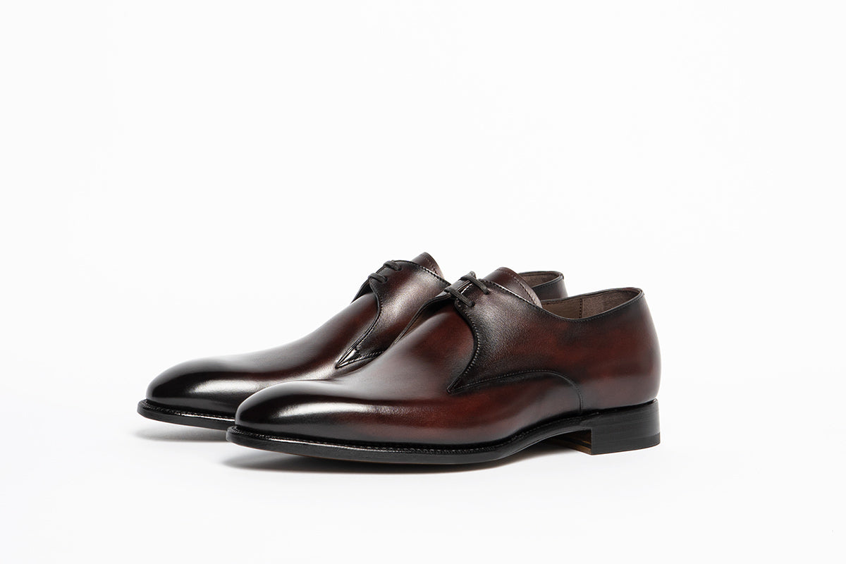 Carlos Santos CS14 Handgrade V-Front Derby In Bordo Shadow Patina