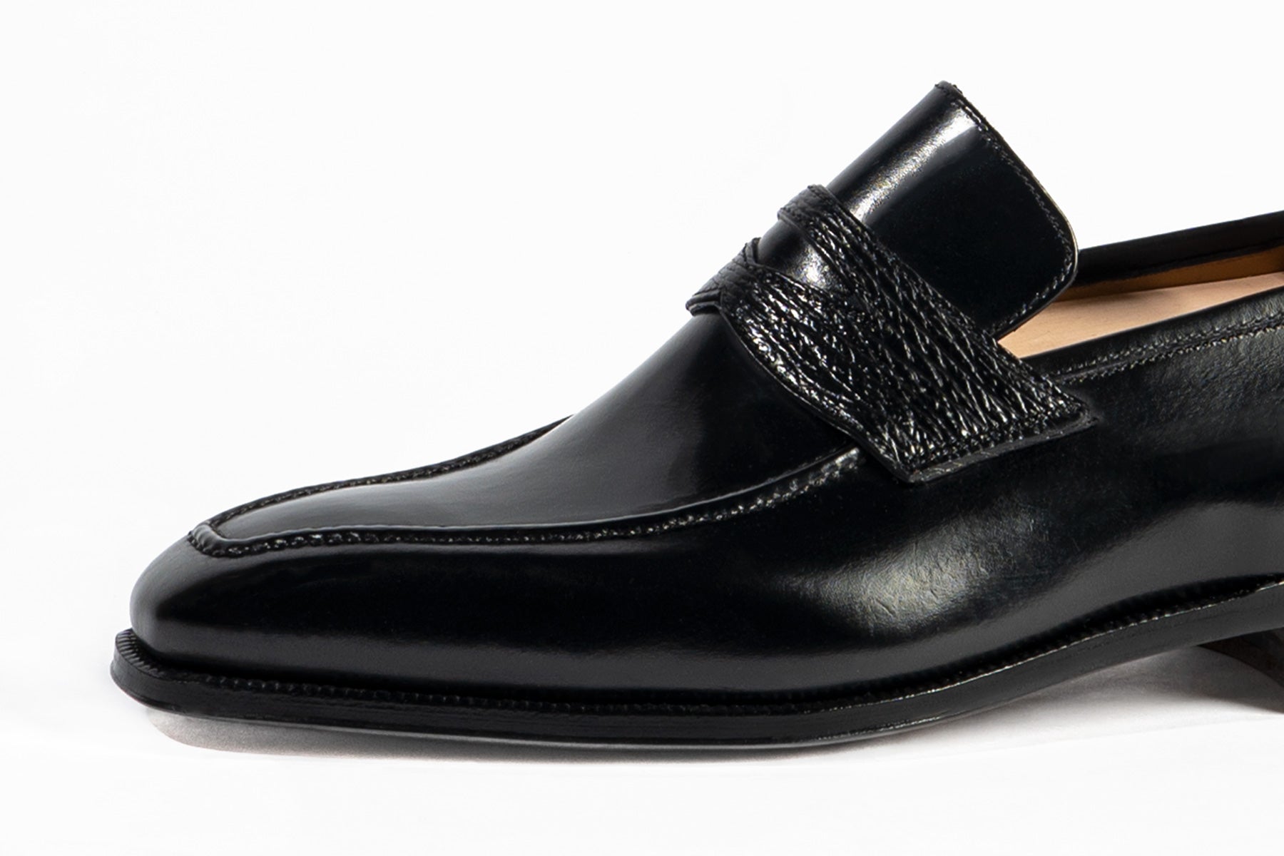 Enzo Bonafe Art. 3728 Penny Loafers In Black Calf & Shark Leather