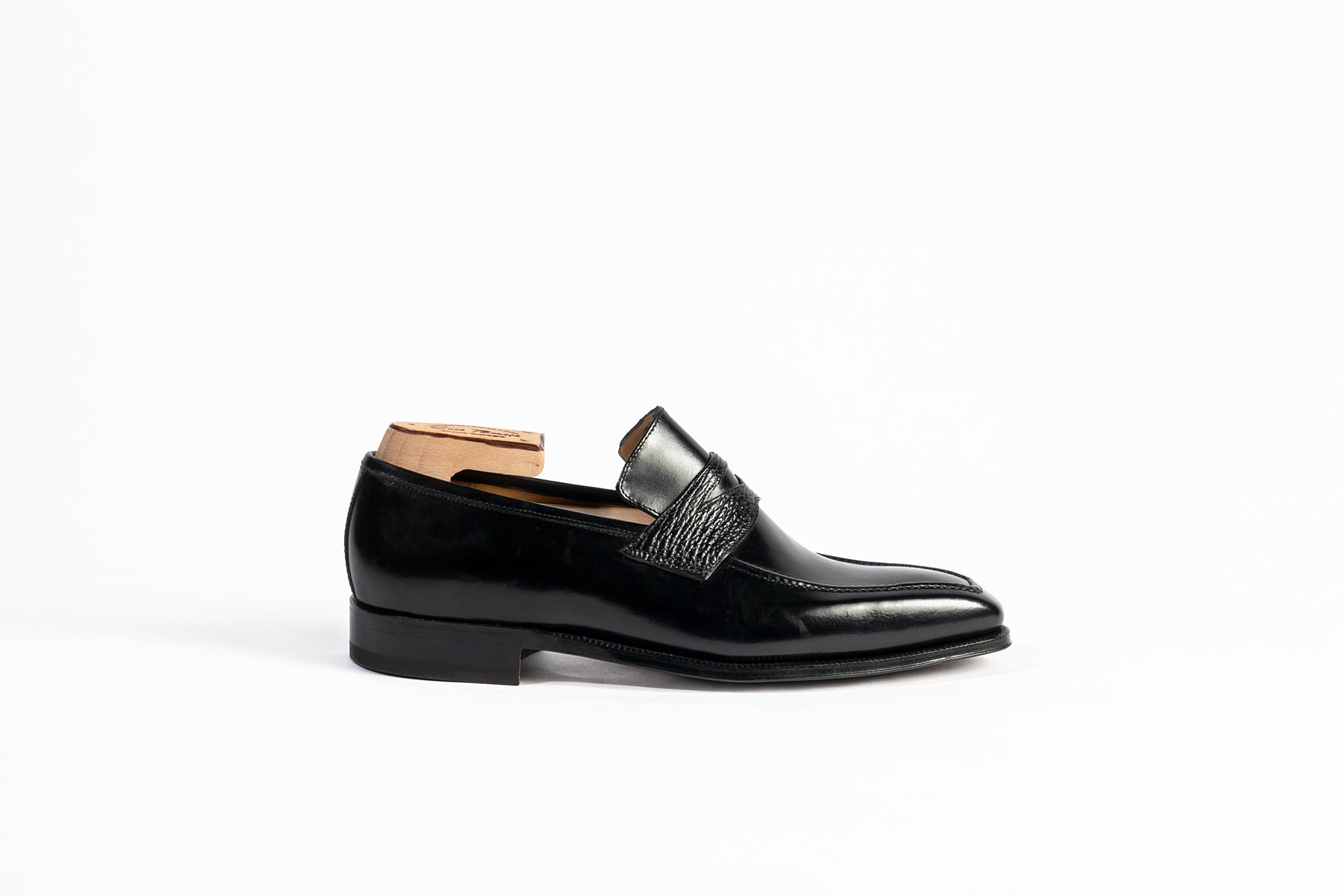 Enzo Bonafe Art. 3728 Penny Loafers In Black Calf & Shark Leather